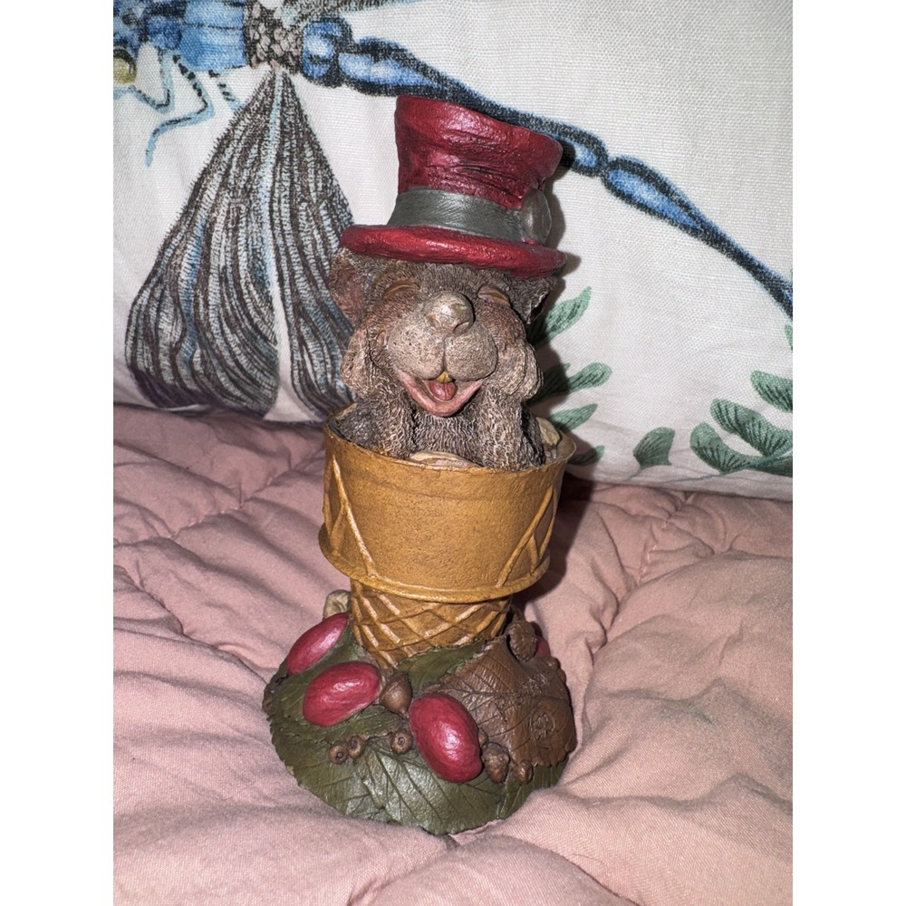 SIGNED 1992 Tim Wolfe Cairn Studios "Pistachio" Retired Figurine #32 #9041